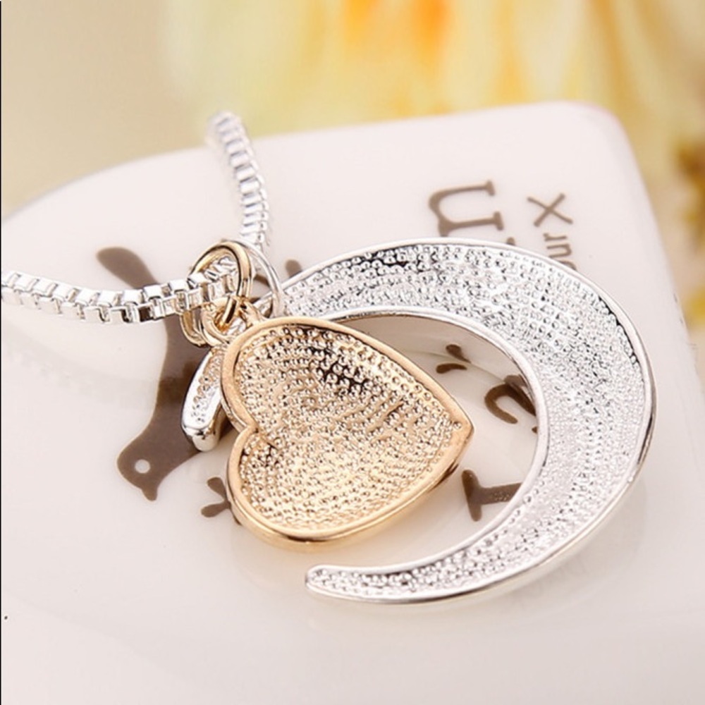 Mom Necklace. I love you to the moon and back - Picture 5 of 6